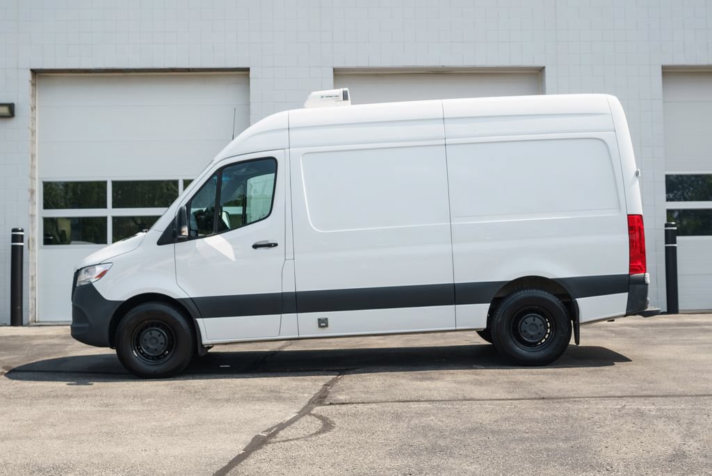 Used 2023 Mercedes-Benz Sprinter 2500 image 2