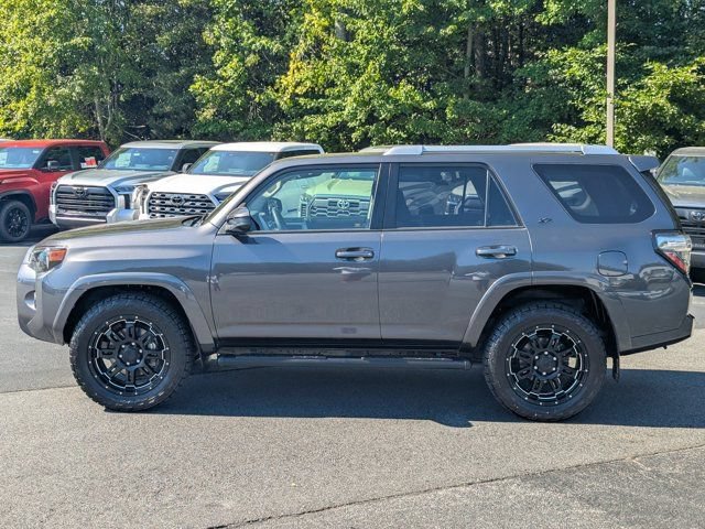 Used 2018 Toyota 4Runner SR5 RWD image 4