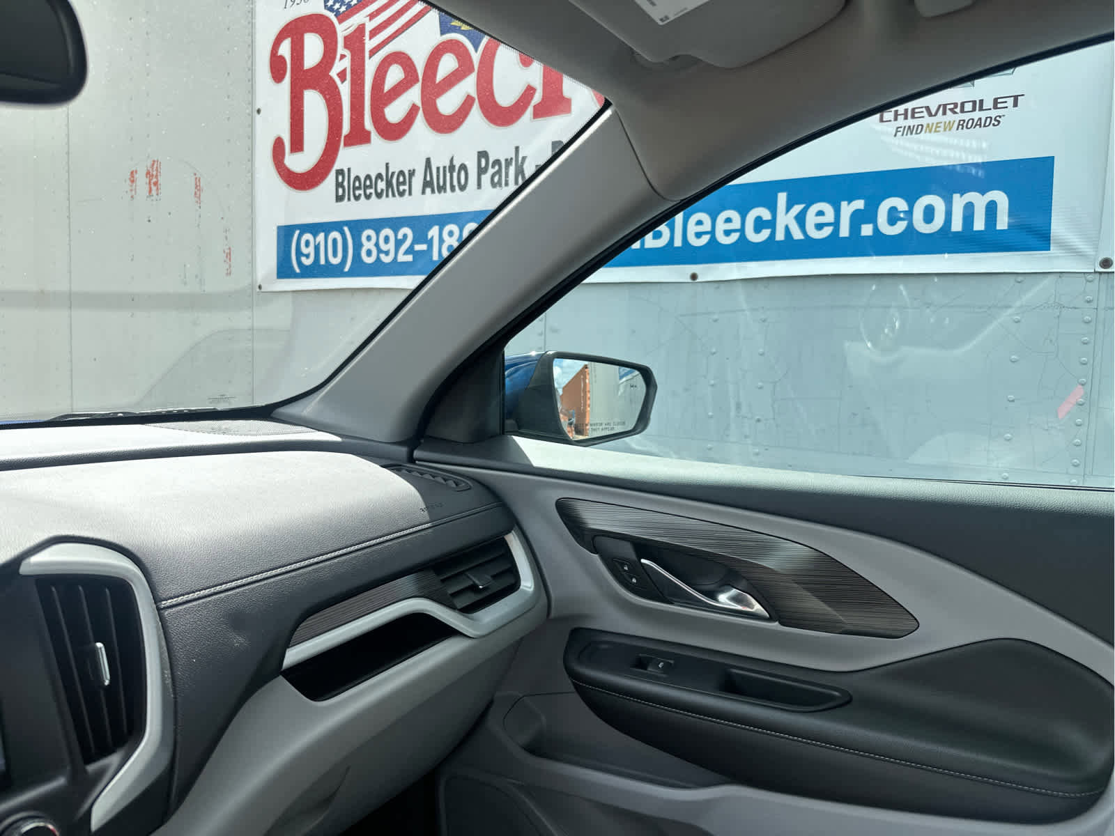 Used 2022 GMC Terrain SLT w/ Infotainment Package II image 39