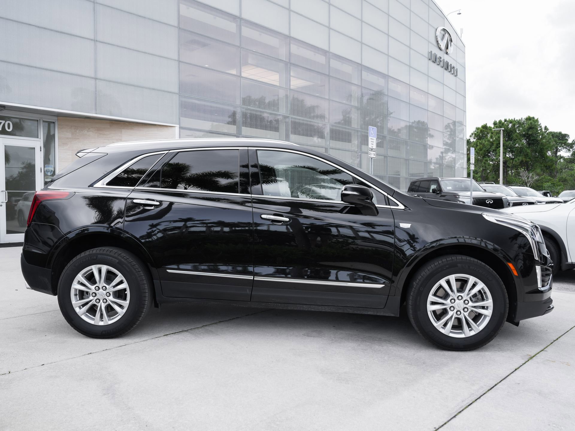Used 2025 Cadillac XT5 Luxury FWD image 11