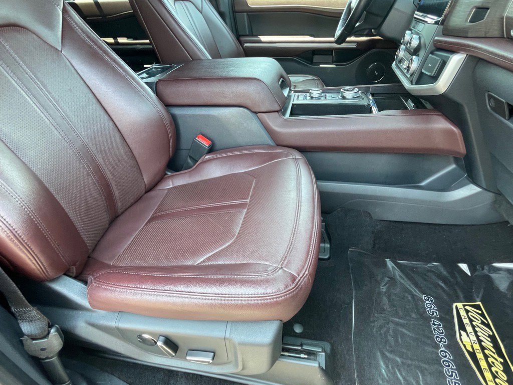 Used 2023 Ford Expedition Limited AWD/4WD image 10