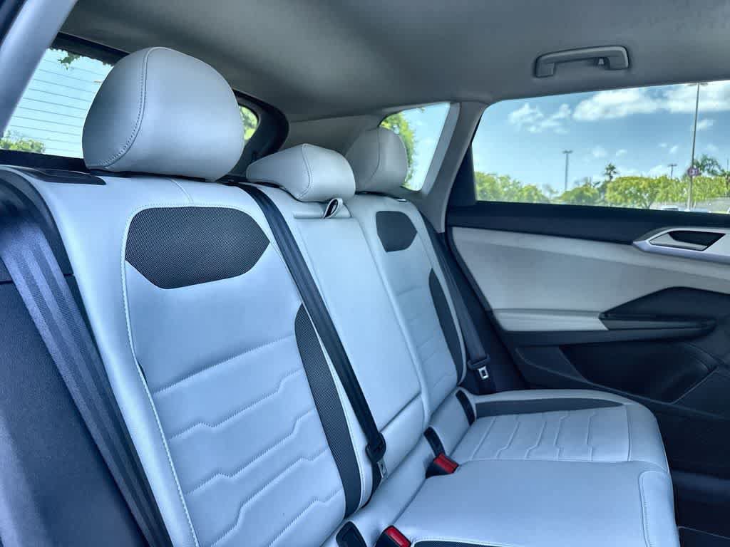 New 2026 Volkswagen Taos SE FWD image 26