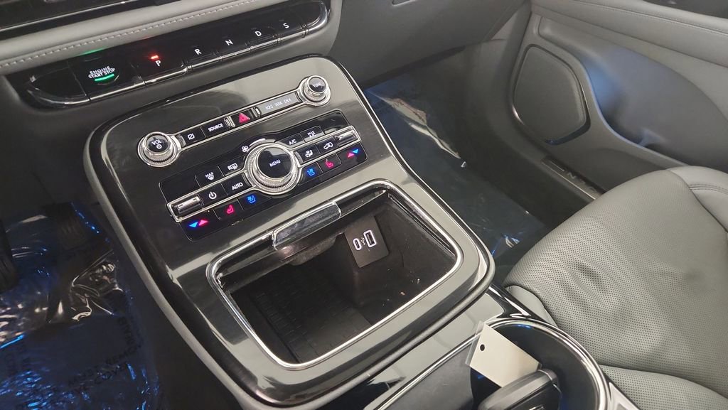 Used 2022 Lincoln Nautilus Reserve image 17