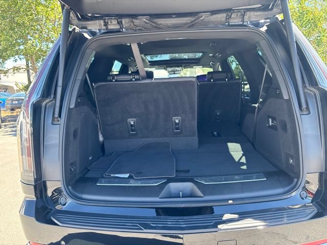Used 2025 Cadillac Escalade Premium Luxury AWD/4WD image 33