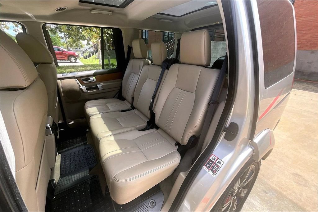 Used 2015 Land Rover LR4 HSE AWD/4WD image 35