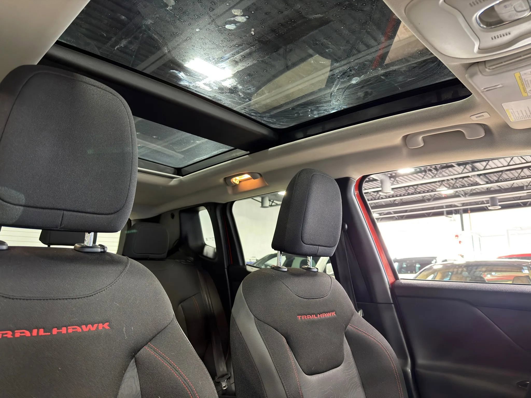 Used 2019 Jeep Renegade Trailhawk AWD/4WD image 22