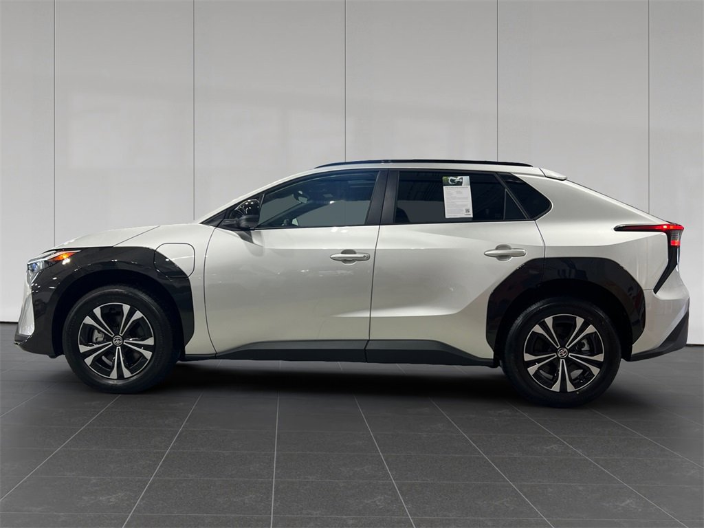 Used 2025 Toyota bZ4X AWD w/ Weather Package image 2