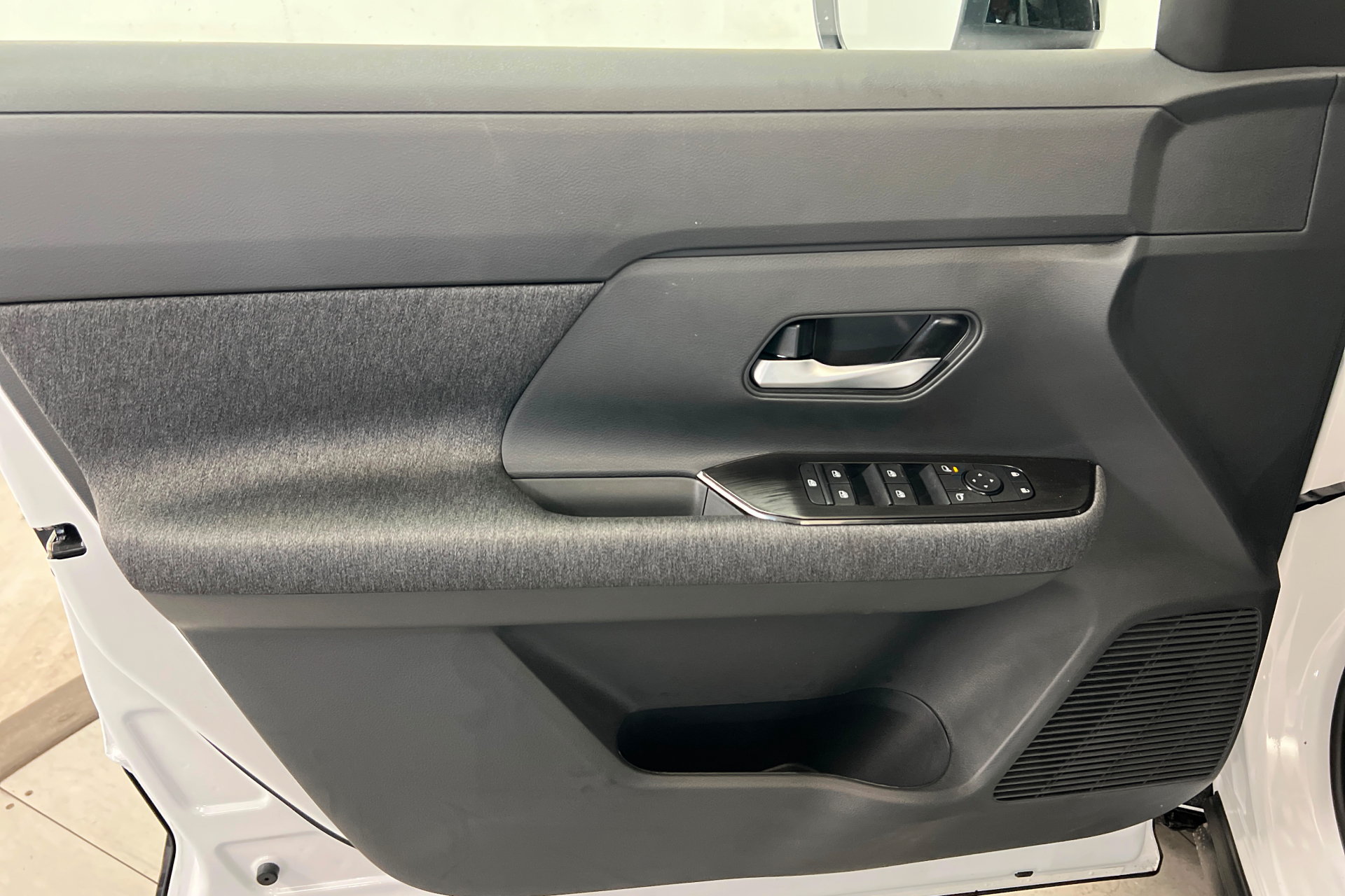 New 2026 Nissan Kicks SV w/ SV Premium Package FWD image 14