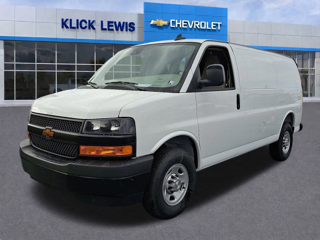 New 2025 Chevrolet Express 3500 w/ Driver Convenience Package video 2