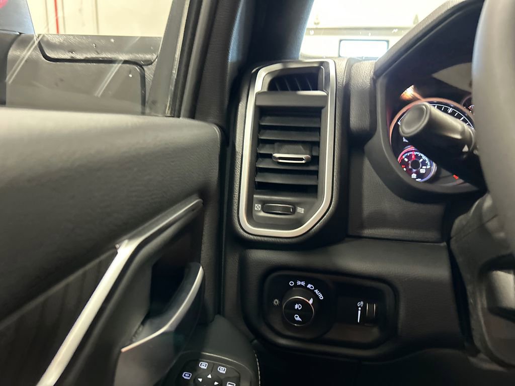New 2025 RAM 2500 Big Horn AWD/4WD image 19