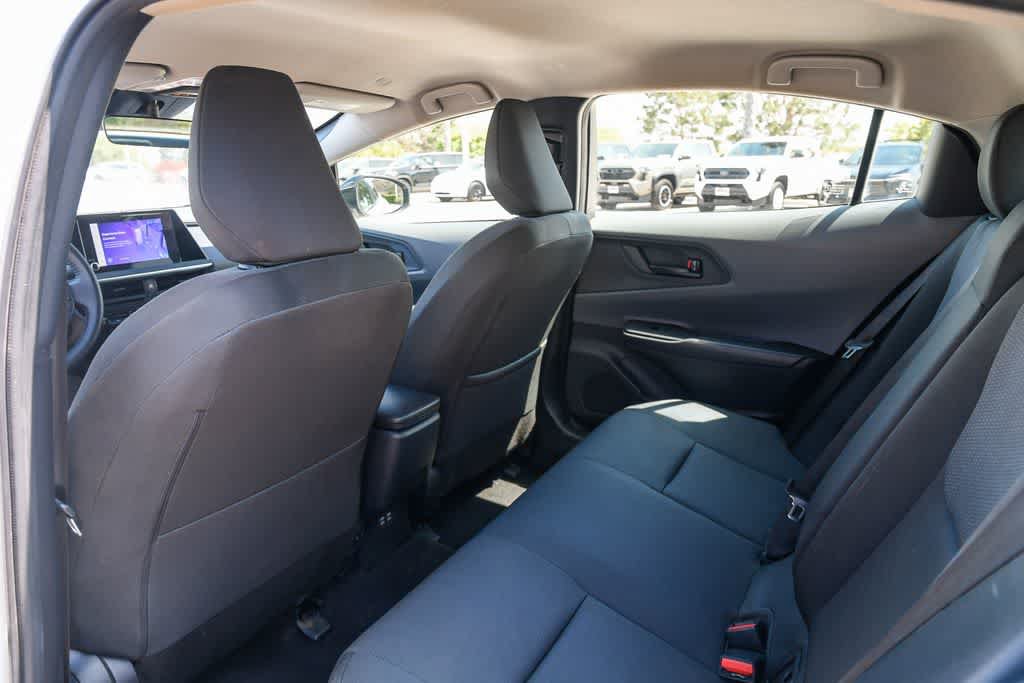 Used 2024 Toyota Prius LE FWD image 18