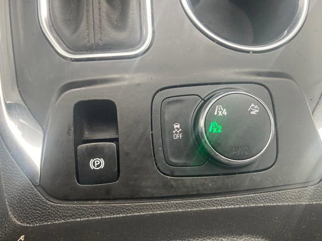 Used 2020 Chevrolet Traverse LS image 15