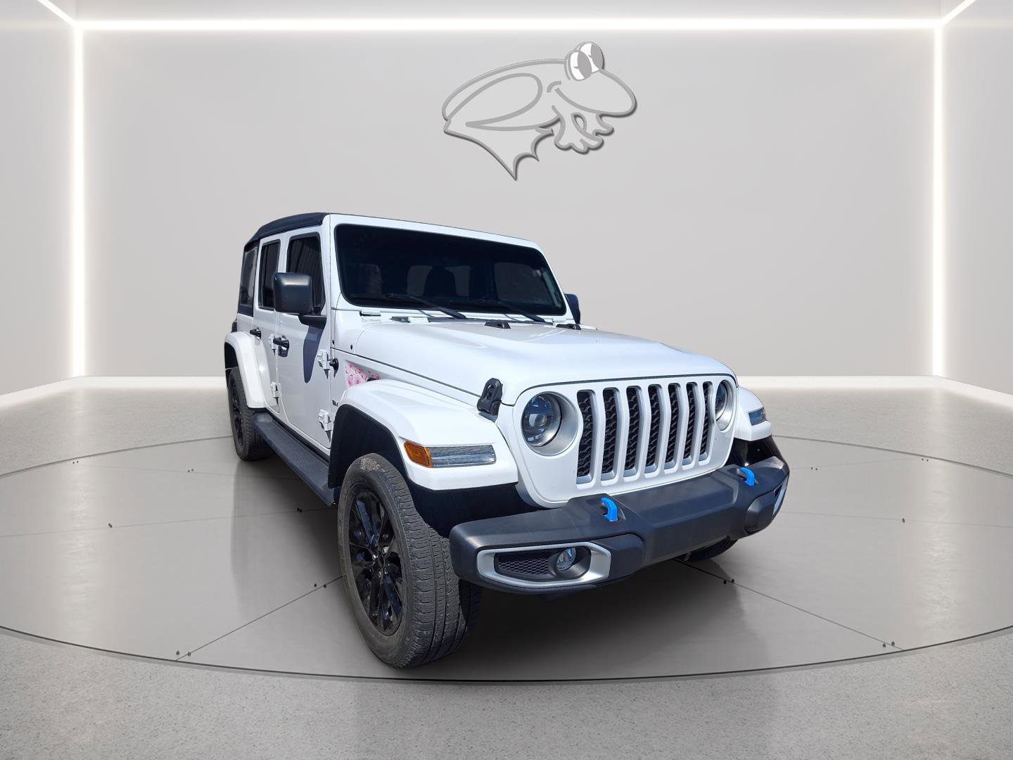 Used 2023 Jeep Wrangler Unlimited Sahara w/ Cold Weather Group AWD/4WD image 9