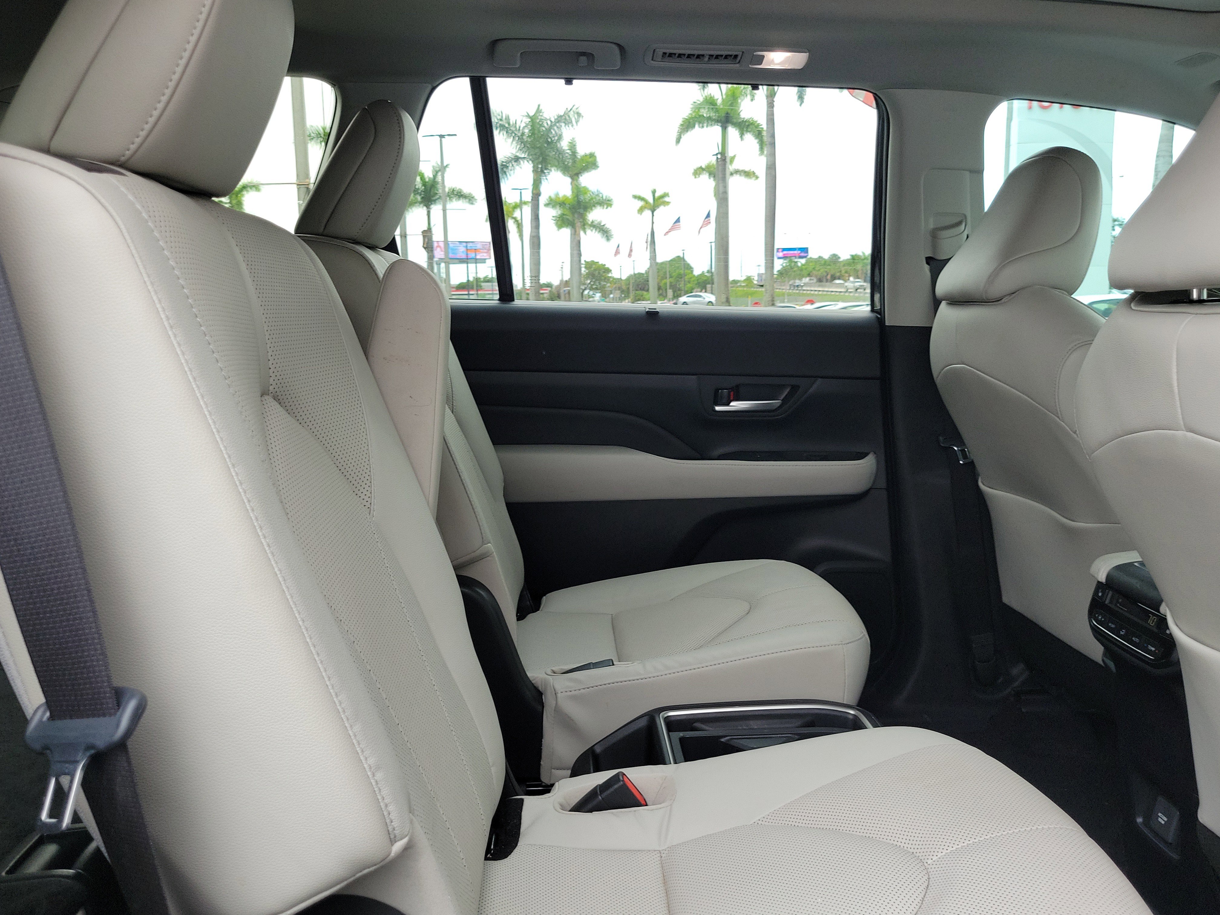 Used 2024 Toyota Grand Highlander XLE image 15