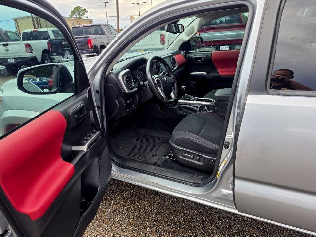 Used 2023 Toyota Tacoma SR5 AWD/4WD image 16