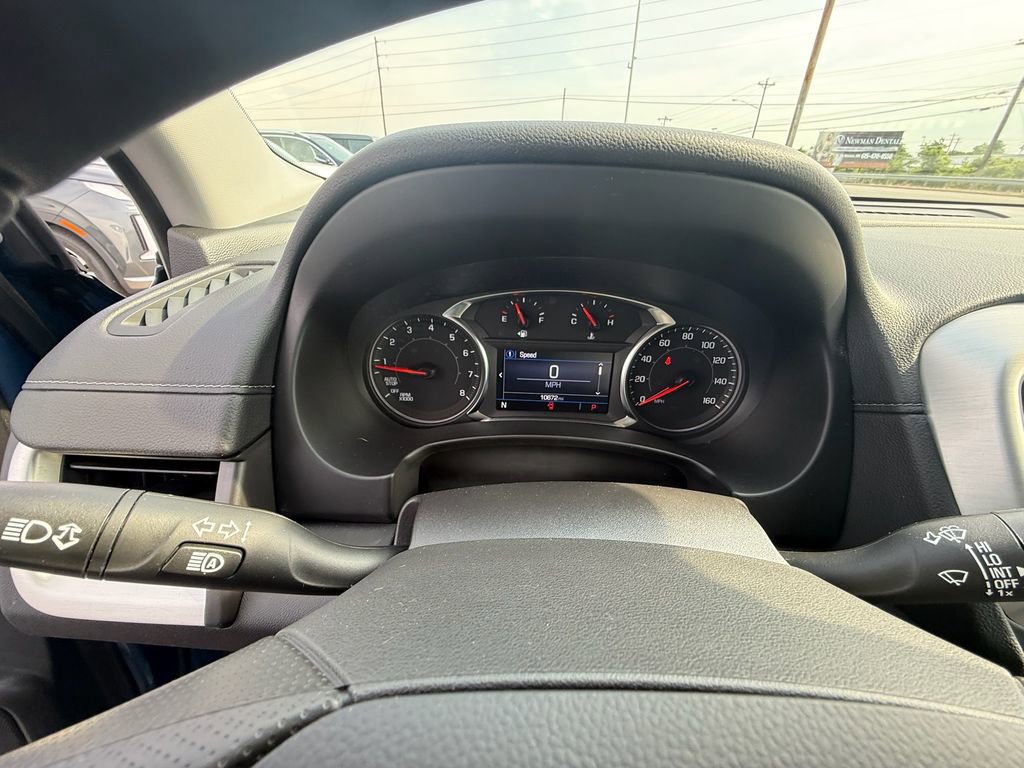 Used 2024 GMC Terrain SLE w/ Driver Convenience Package FWD image 17