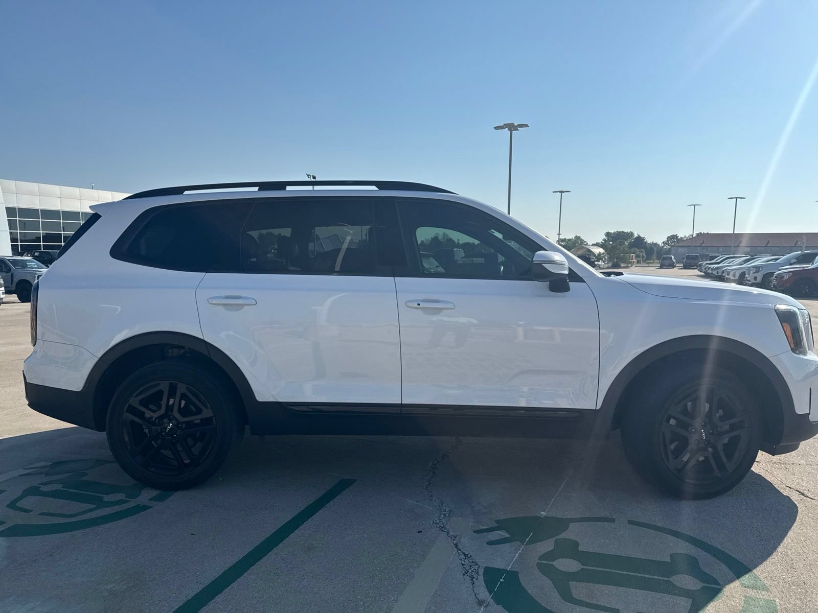 Used 2024 Kia Telluride EX X-Line AWD/4WD image 2