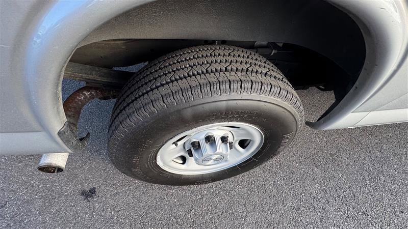 Used 2017 Chevrolet Express 2500 LS image 25