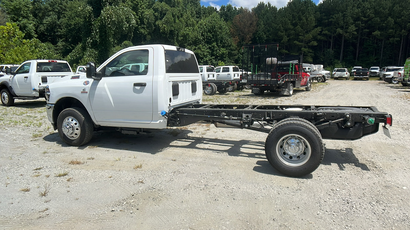 New 2025 RAM 3500 Tradesman AWD/4WD image 11