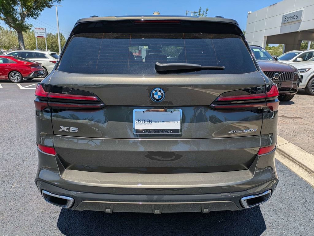 Used 2024 BMW X5 xDrive50e w/ M Sport Package AWD/4WD image 5