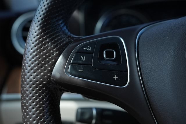 Used 2018 Mercedes-Benz E 300 4MATIC image 29