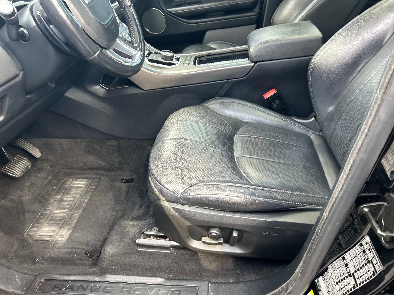 Used 2019 Land Rover Range Rover Evoque Landmark Edition image 22