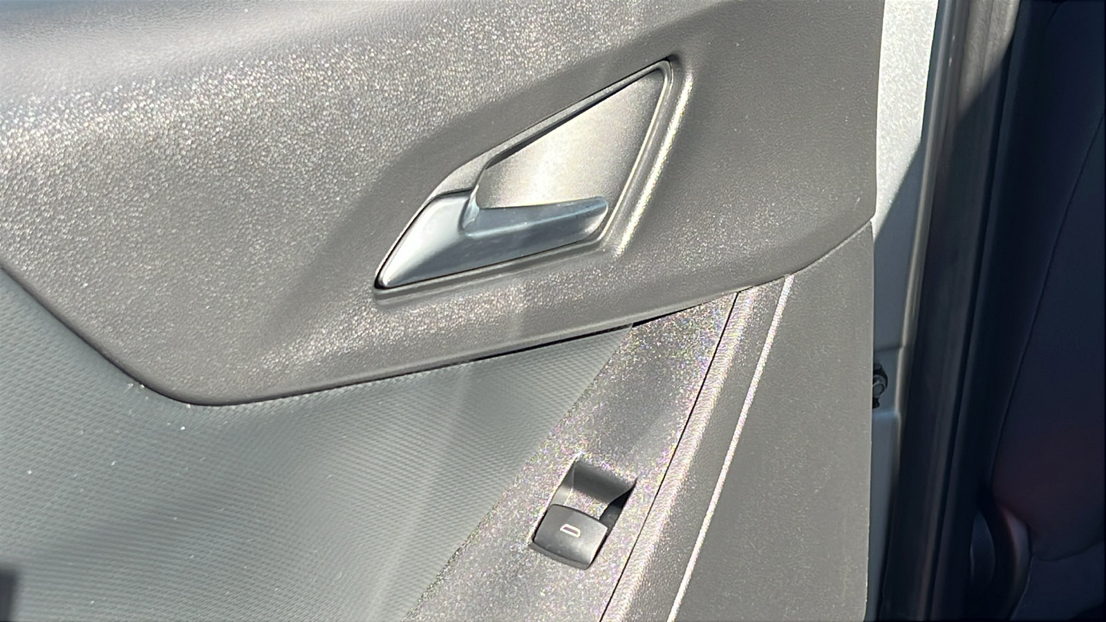 Certified 2025 Chevrolet Equinox LT AWD/4WD image 12