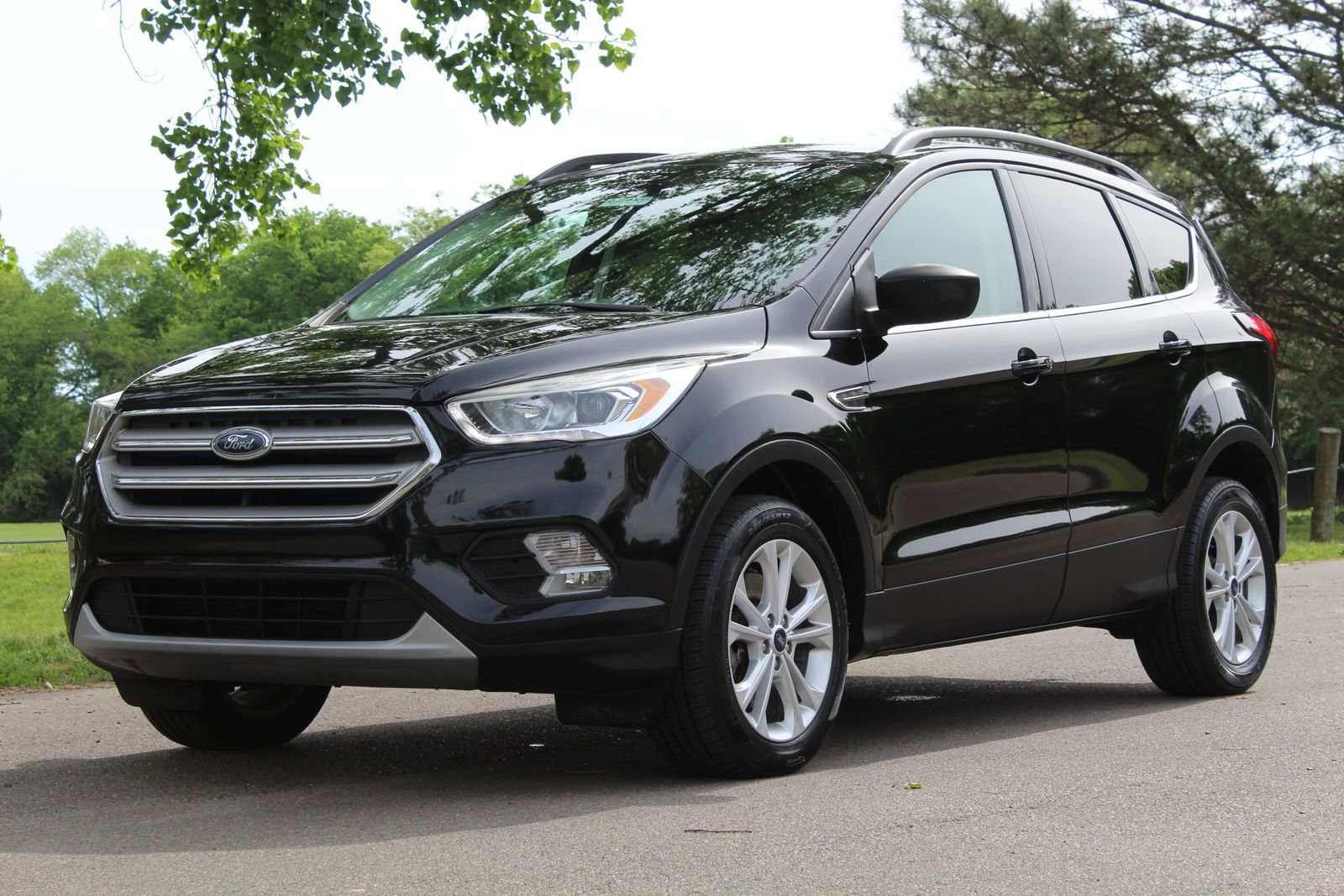 Used 2019 Ford Escape SEL AWD/4WD image 3