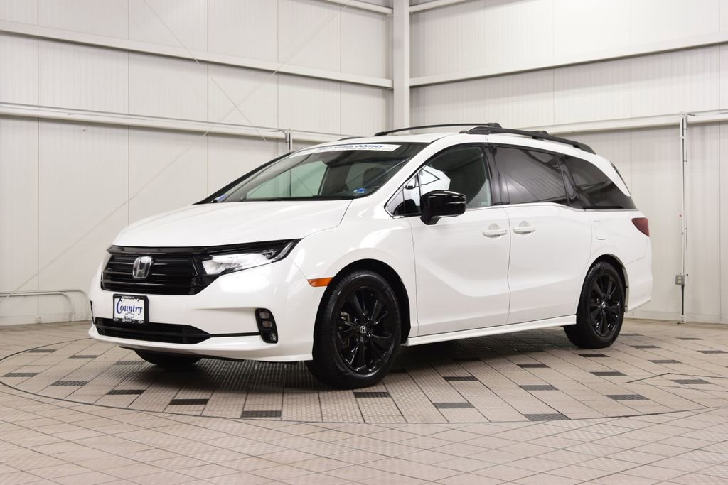 Used 2023 Honda Odyssey Sport image 3