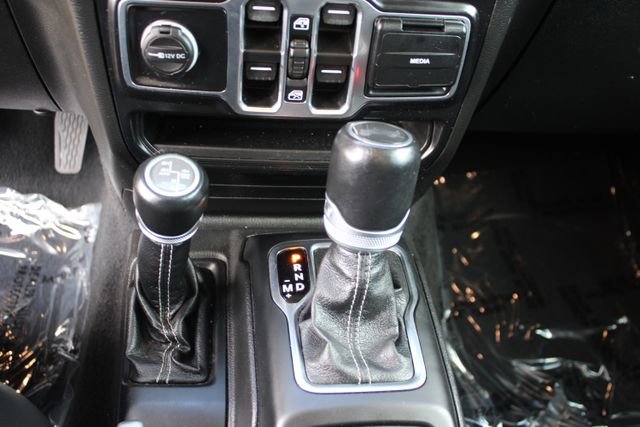 Used 2021 Jeep Wrangler Unlimited Sahara image 16