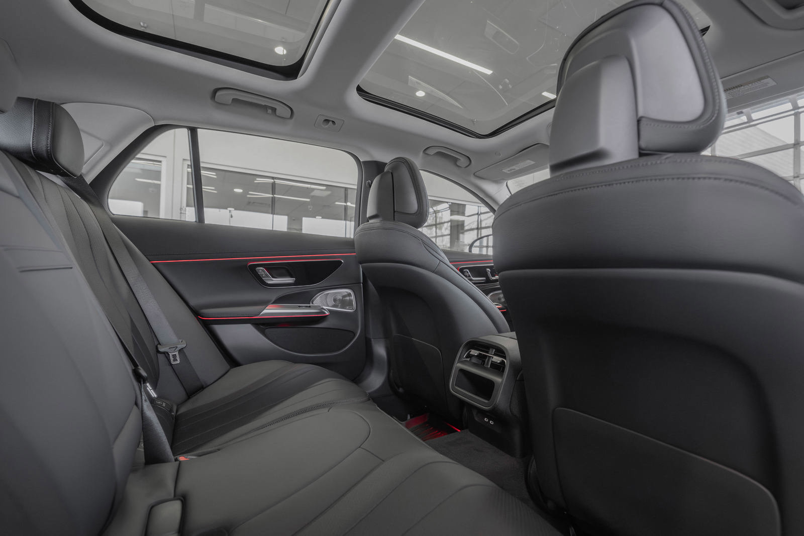 New 2025 Mercedes-Benz E 450 4MATIC All-Terrain Wagon image 26