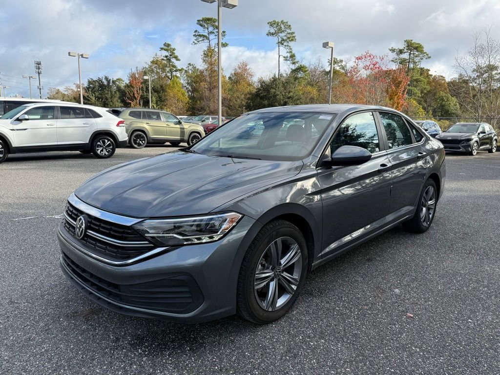 Used 2024 Volkswagen Jetta SE
