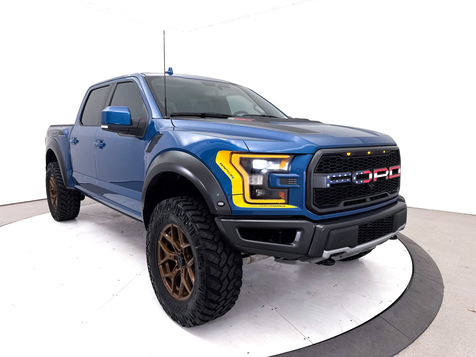 Used 2020 Ford F150 Raptor w/ Equipment Group 802A Luxury AWD/4WD image 15