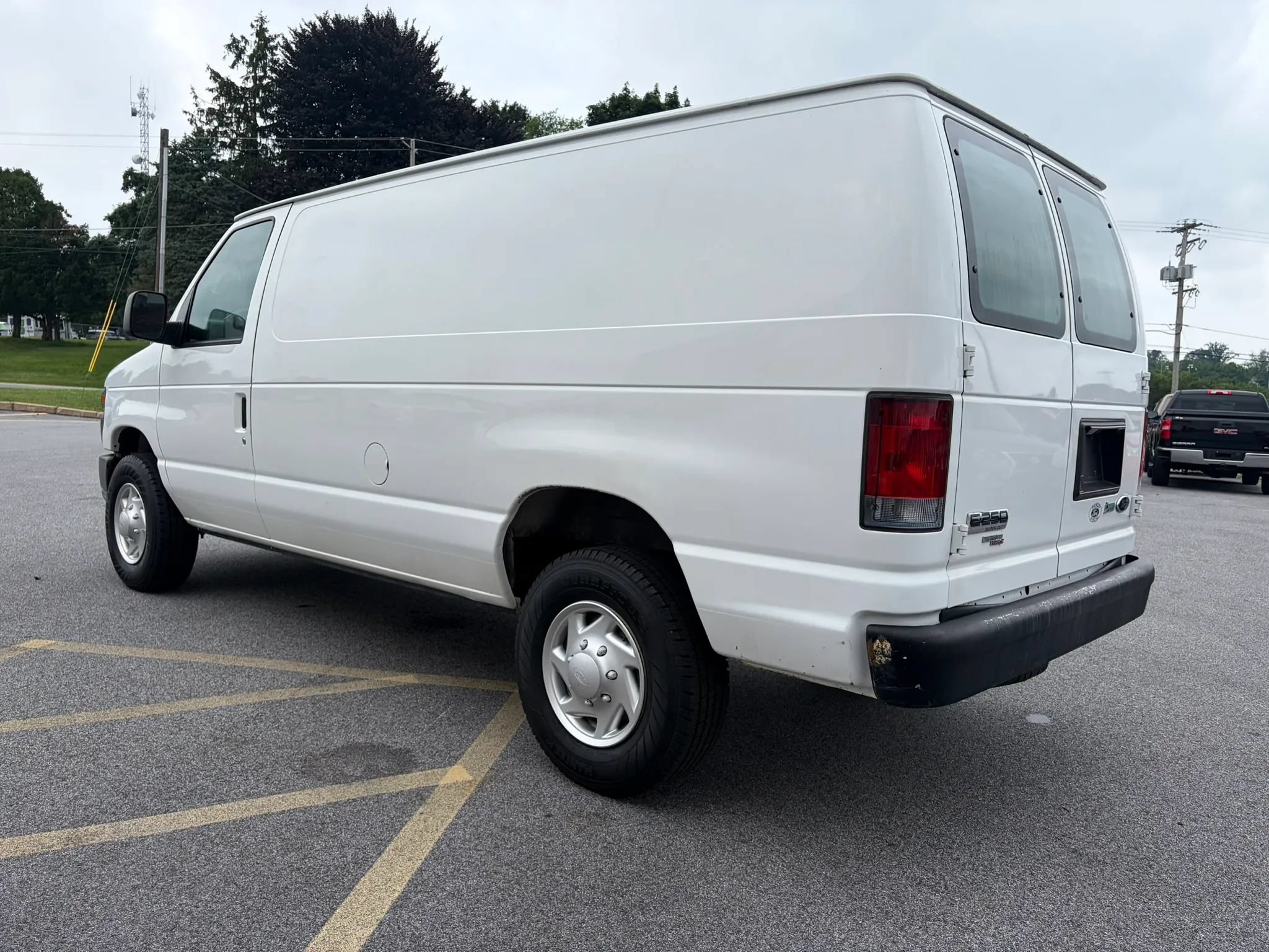 Used 2011 Ford E-250 and Econoline 250 w/ PWR Group RWD image 12