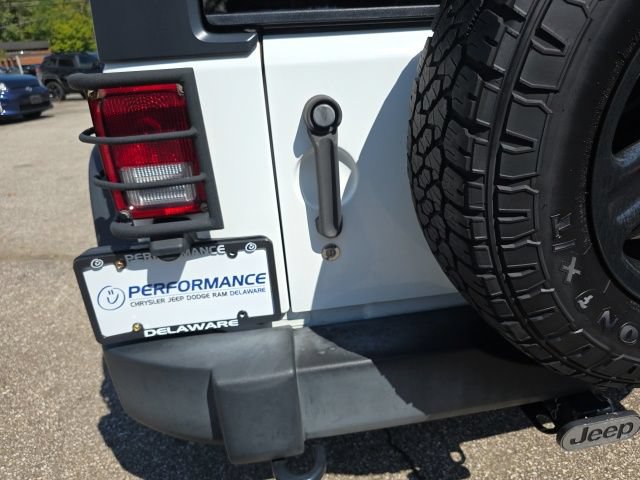 Used 2017 Jeep Wrangler Unlimited Sport w/ Connectivity Group AWD/4WD image 28