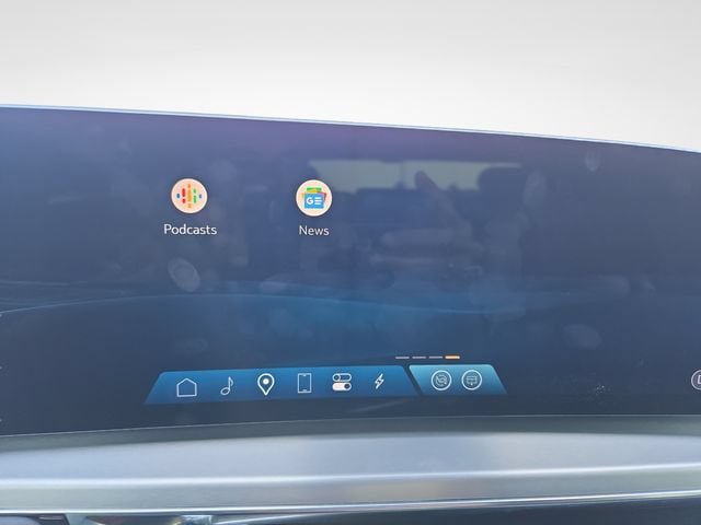 Used 2024 Cadillac Lyriq Luxury AWD/4WD image 28