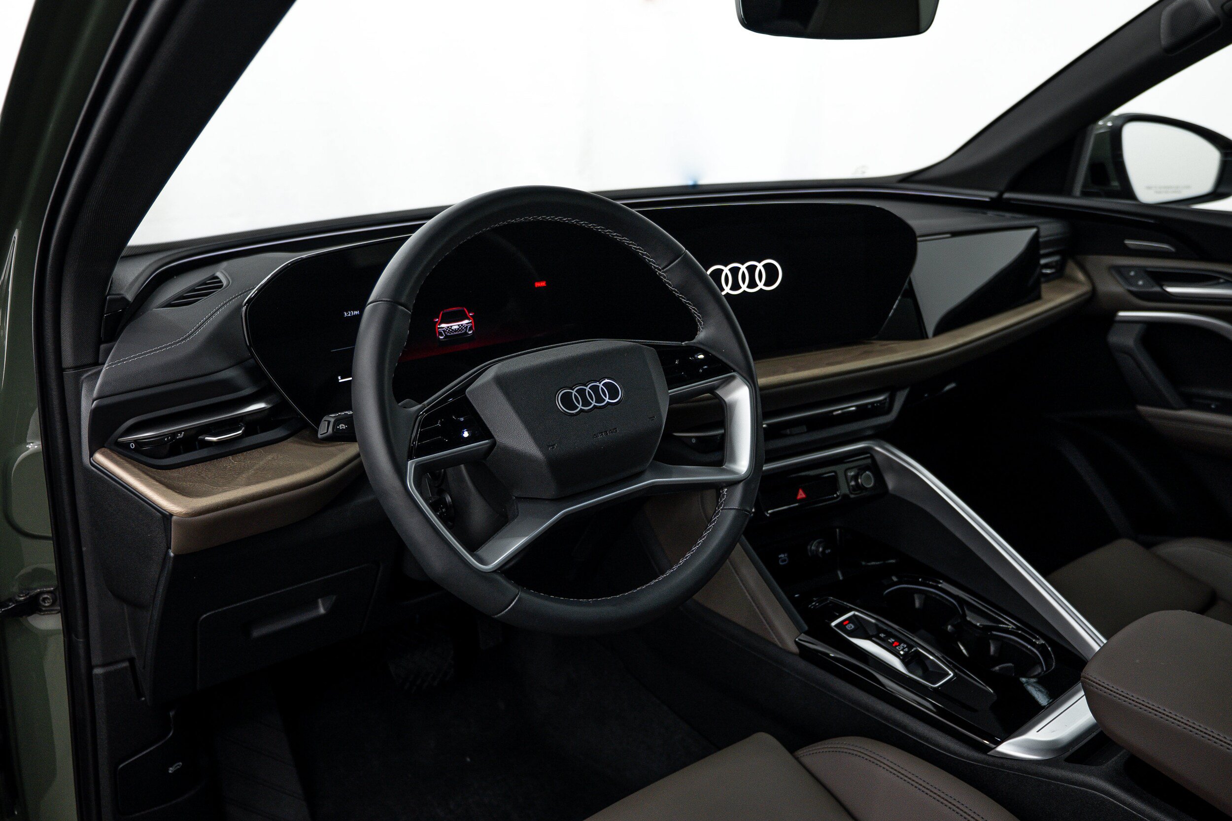 Used 2025 Audi Q5 Premium Plus w/ Premium Plus AWD/4WD image 11