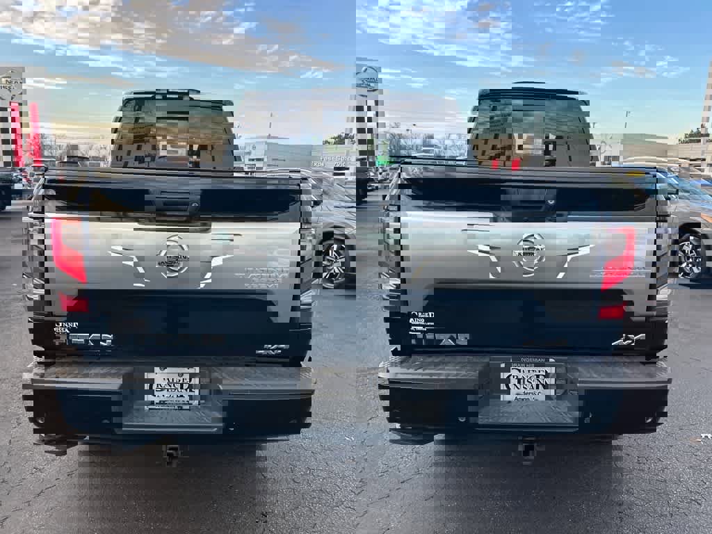Used 2021 Nissan Titan Platinum Reserve w/ Moonroof Package image 4