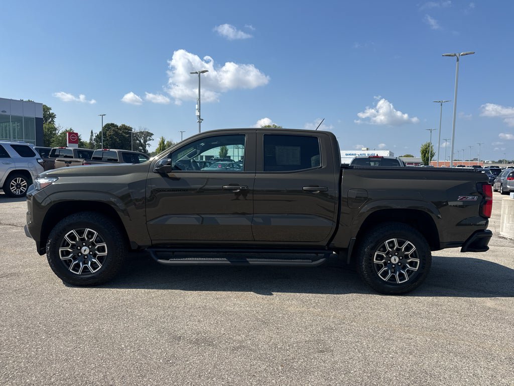Certified 2023 Chevrolet Colorado Z71 w/ Z71 Convenience Package 2 AWD/4WD image 6