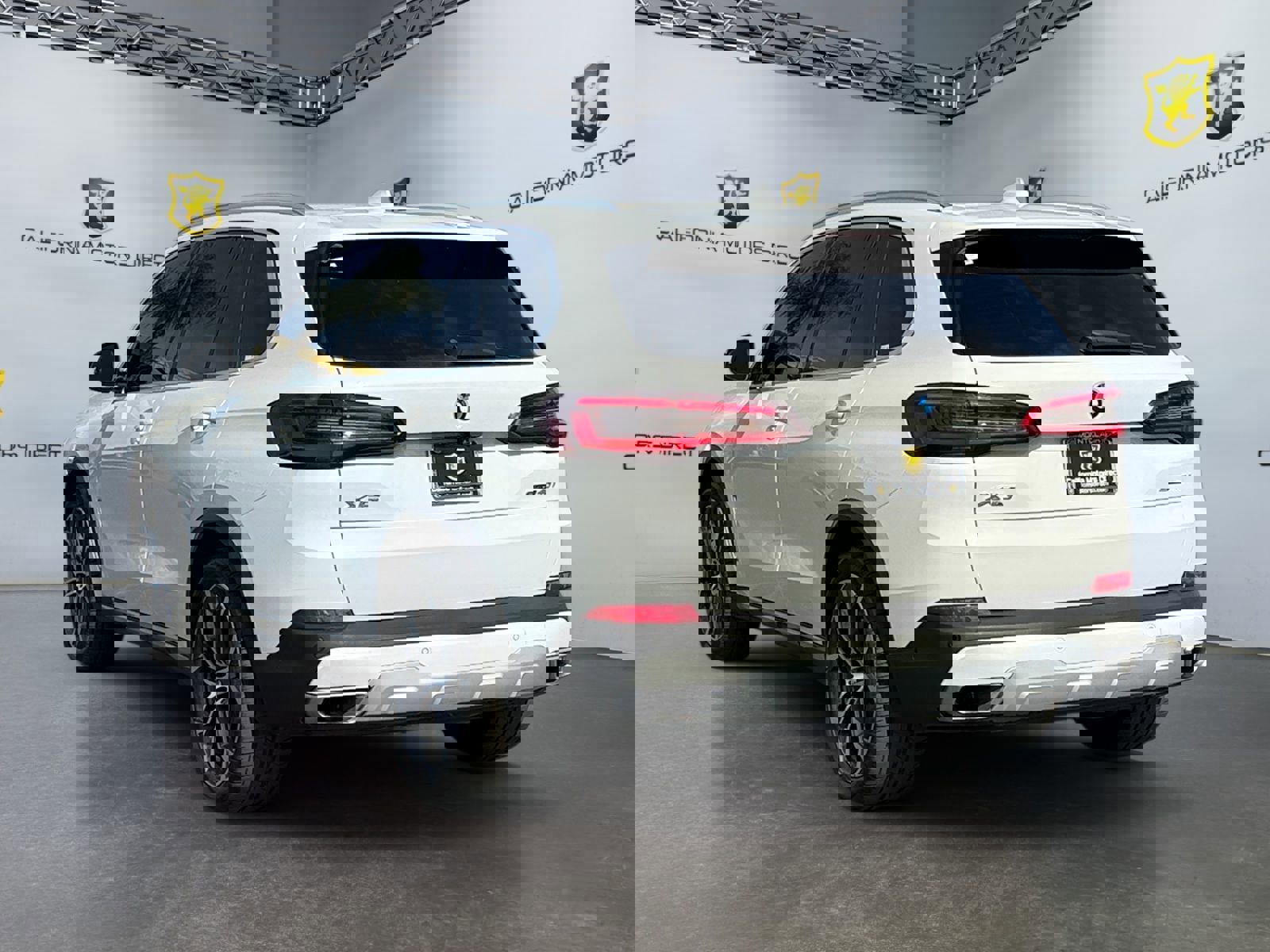 Used 2022 BMW X5 sDrive40i w/ Premium Package image 3