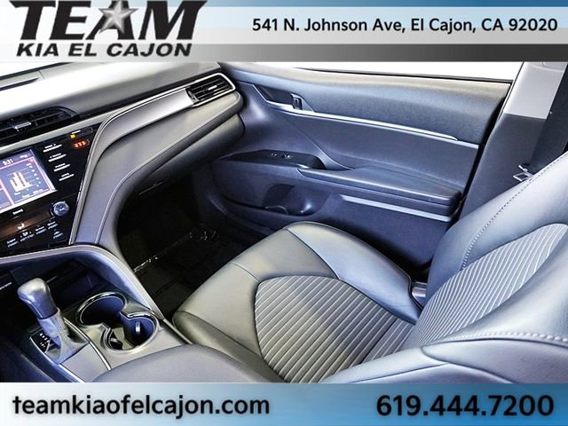 Used 2020 Toyota Camry SE w/ Carpet Mat Package image 21