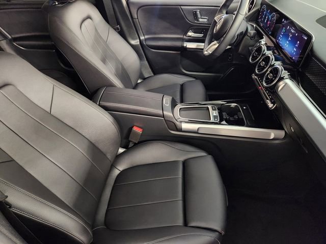 Used 2025 Mercedes-Benz GLB 250 GLB 250 image 3