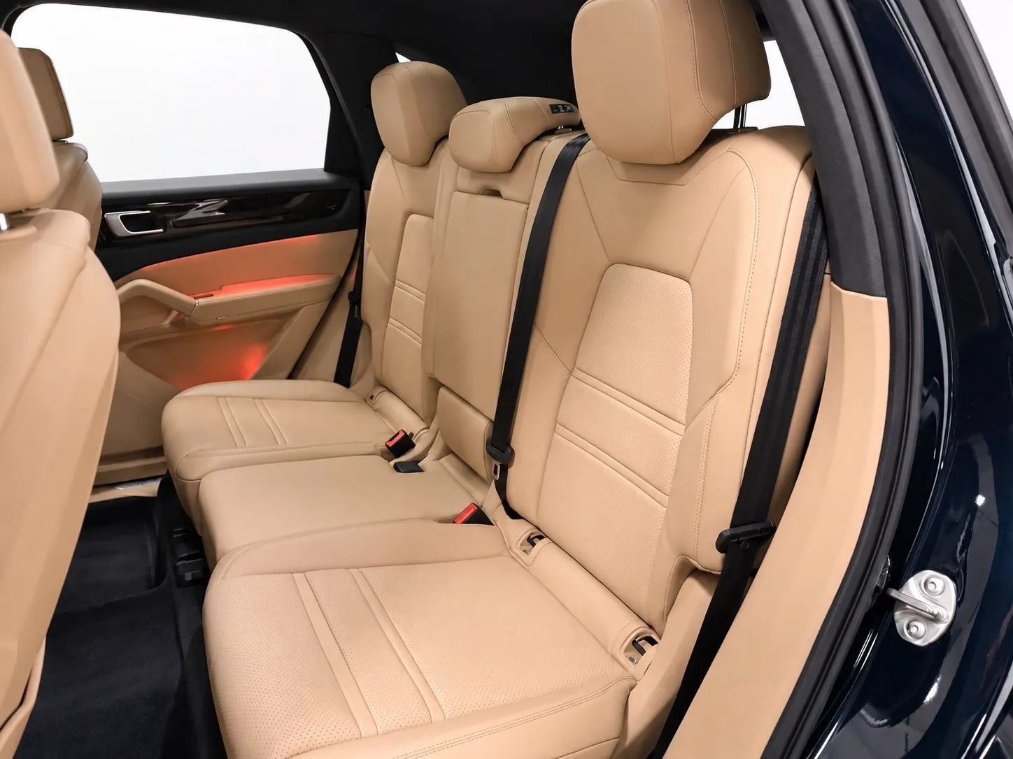 Used 2021 Porsche Cayenne AWD/4WD image 15