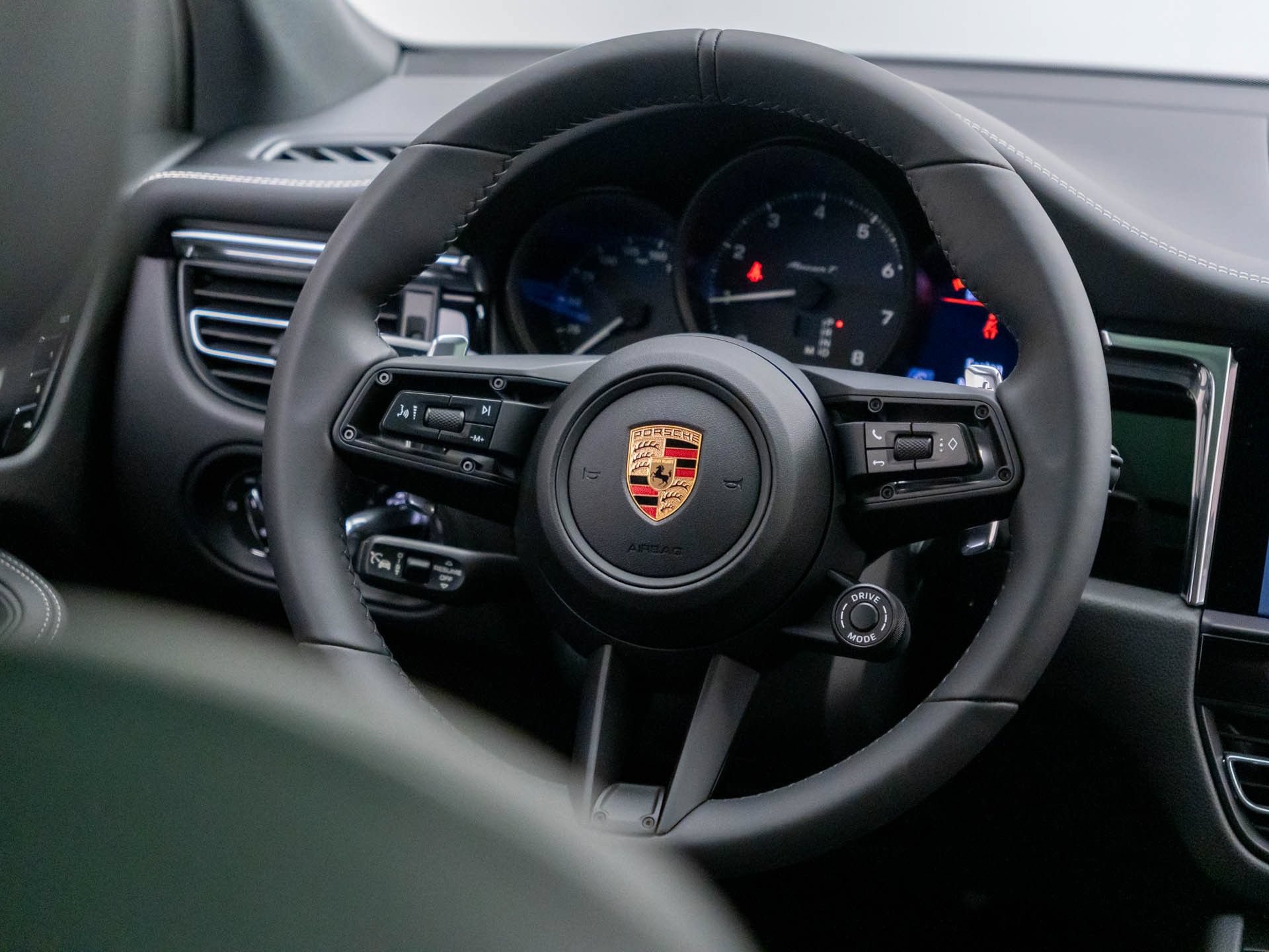New 2026 Porsche Macan Turbo AWD/4WD image 12