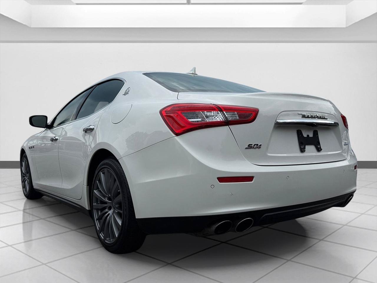 Used 2017 Maserati Ghibli S Q4 AWD/4WD image 3