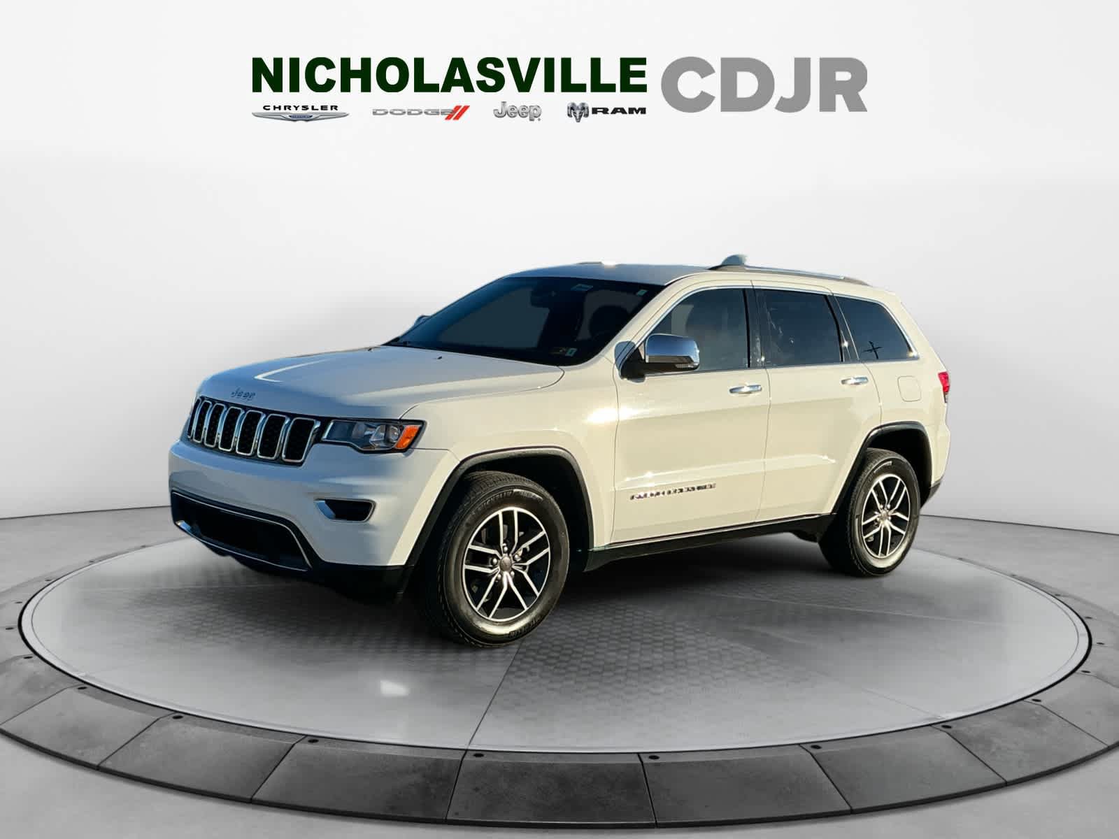 Used 2019 Jeep Grand Cherokee Limited AWD/4WD image 1