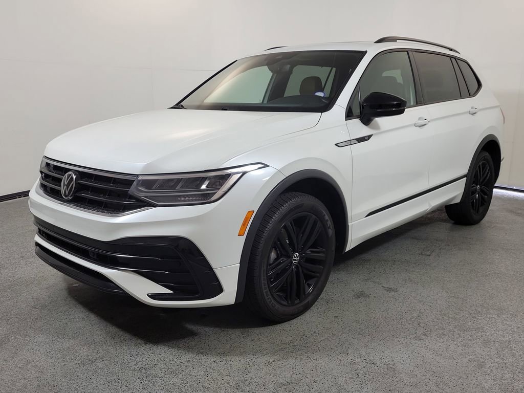 Used 2022 Volkswagen Tiguan SE R-Line AWD/4WD image 3