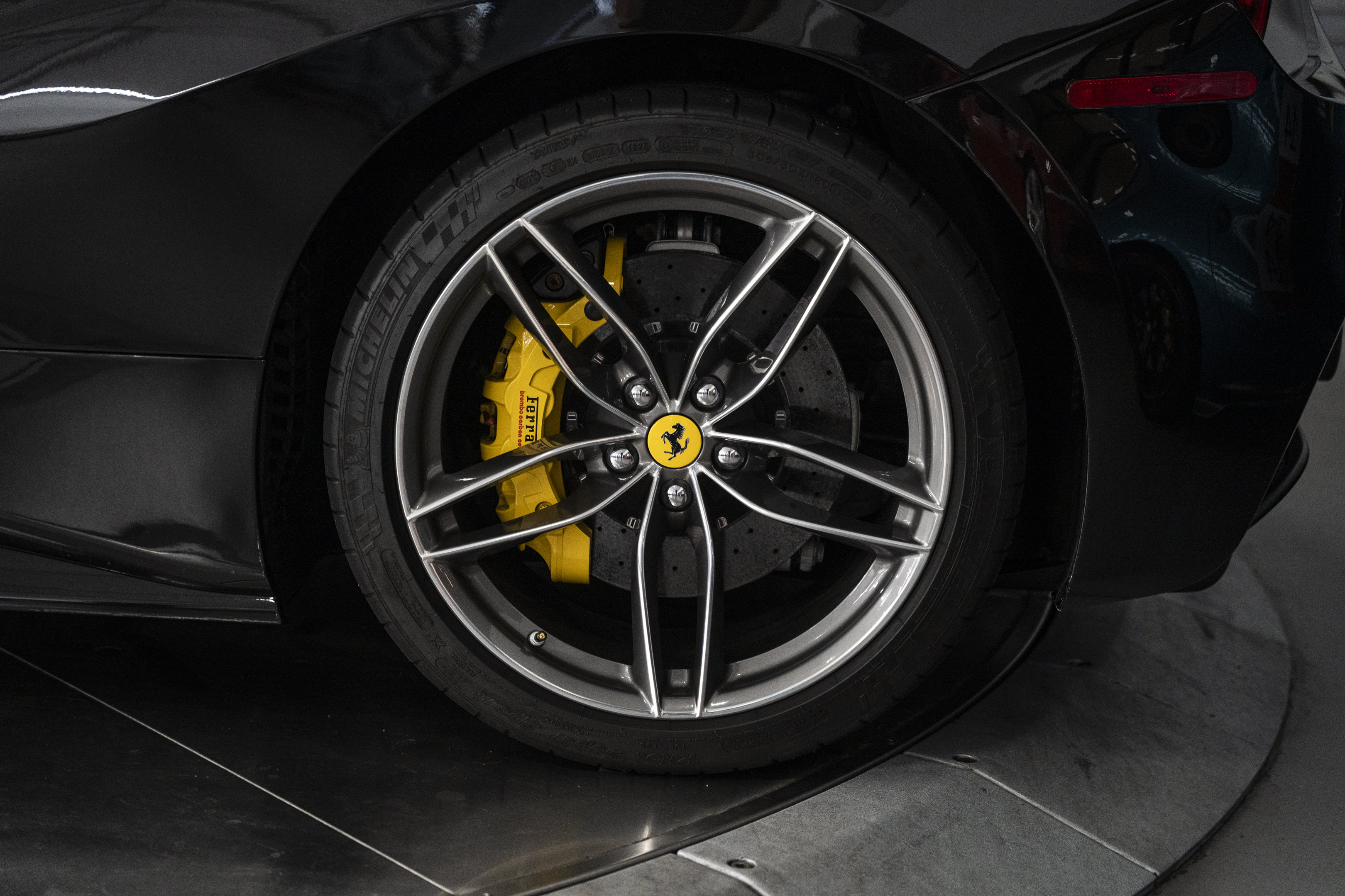 Used 2016 Ferrari 488 Spider RWD image 22