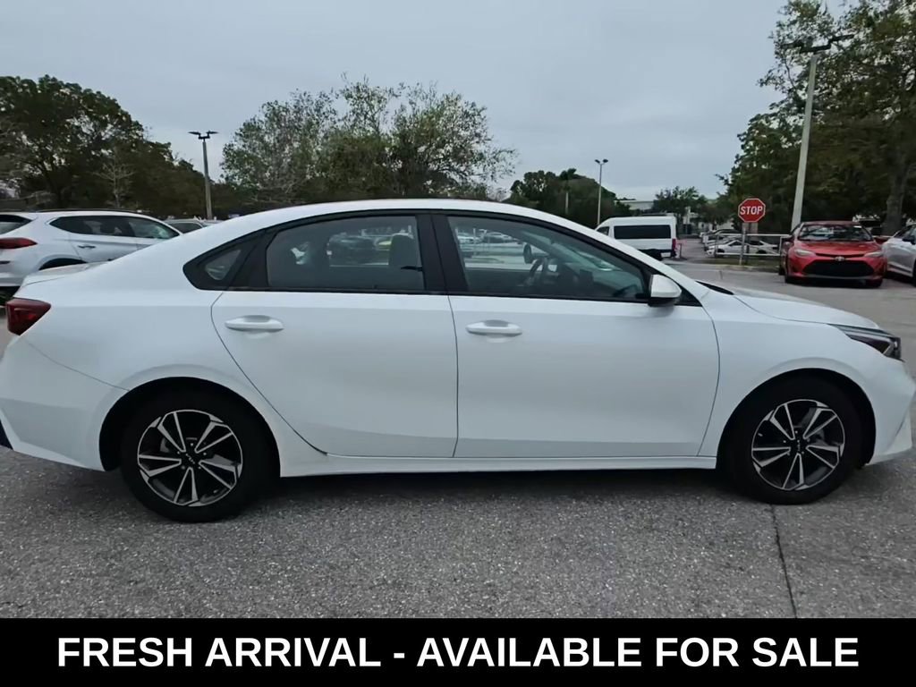 Used 2023 Kia Forte LXS image 2