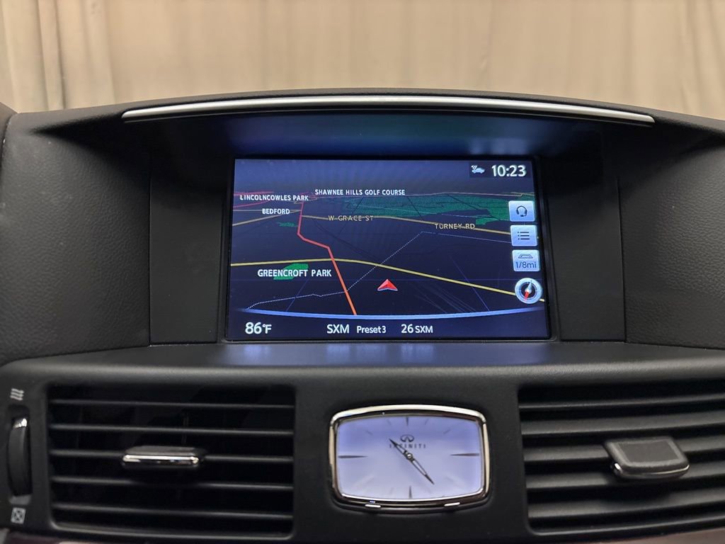 Used 2019 INFINITI Q70 Luxe image 18